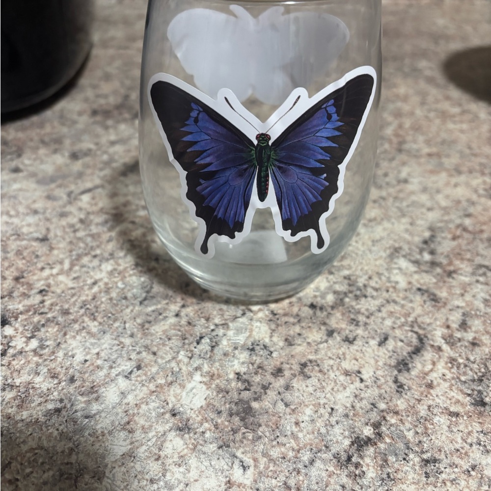 Butterfly Design Glass - Picture 3 of 6